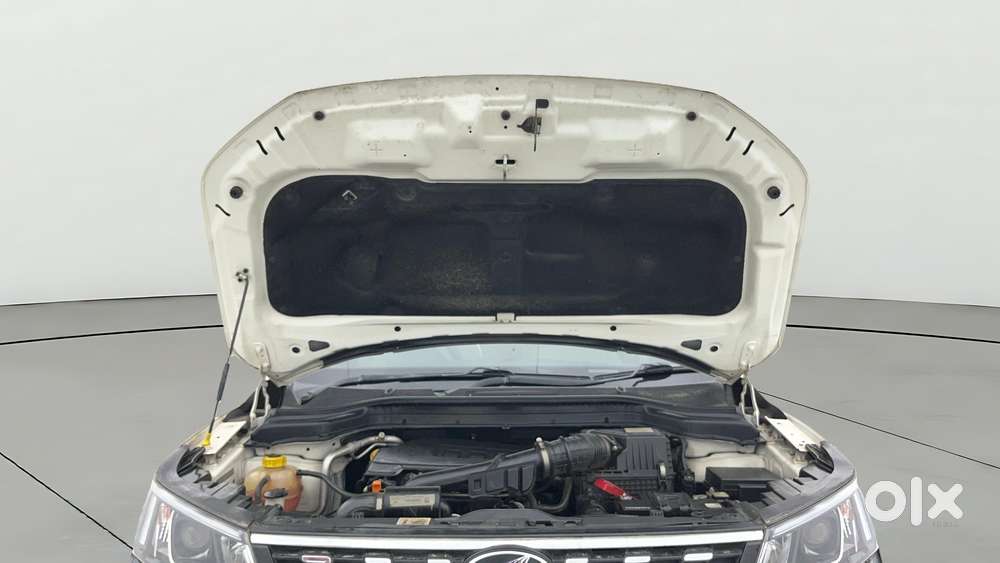 Mahindra Xuv300 1.2 W8 (o) Amt Petrol, 2022, Petrol