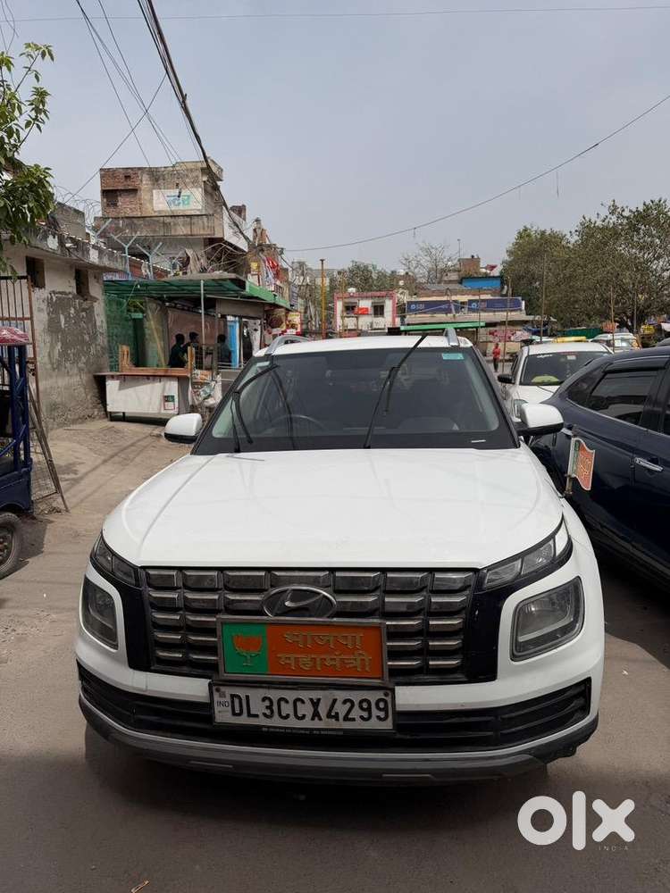 Hyundai Venue 2022 Petrol Well Maintained