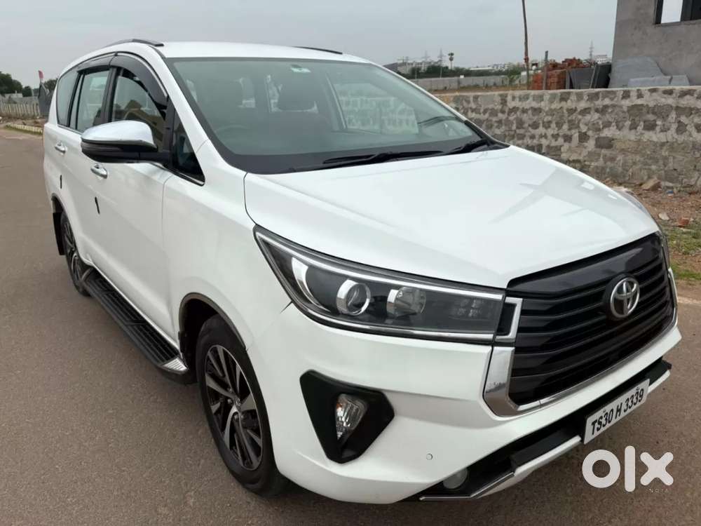 Toyota Innova Crysta 2.7 Zx At, 2022, Petrol