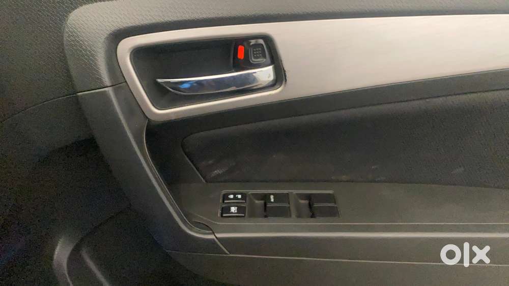 Maruti Suzuki Vitara Brezza Zdi Plus Dual Tone, 2017, Diesel