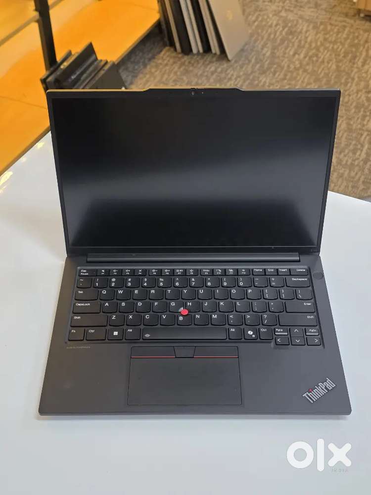 20M Wr Thinkpad E14 Gen6
AMD Ryzen 7 PRO 7735U
16GB RAM DDR5 /512GB SS