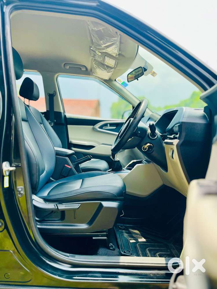 Kia Carens G 1.5 6mt Premium (o) 7-seater, 2024, Petrol