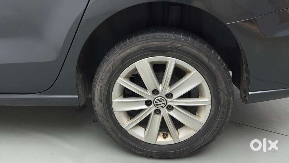 Volkswagen Vento 1.2 Tsi Highline At, 2017, Petrol