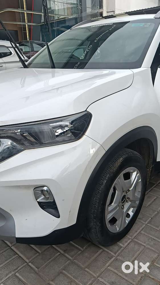 Kia Sonet 2023 Petrol Well Maintained