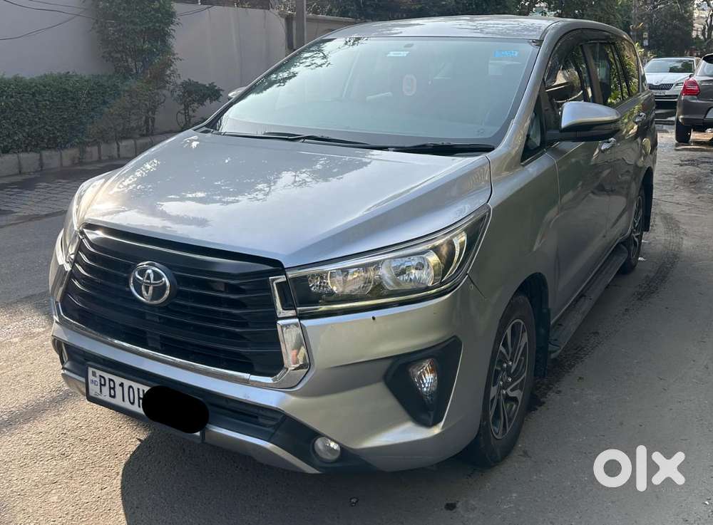 Toyota Innova Crysta 2.8 Gx At, 2022, Petrol