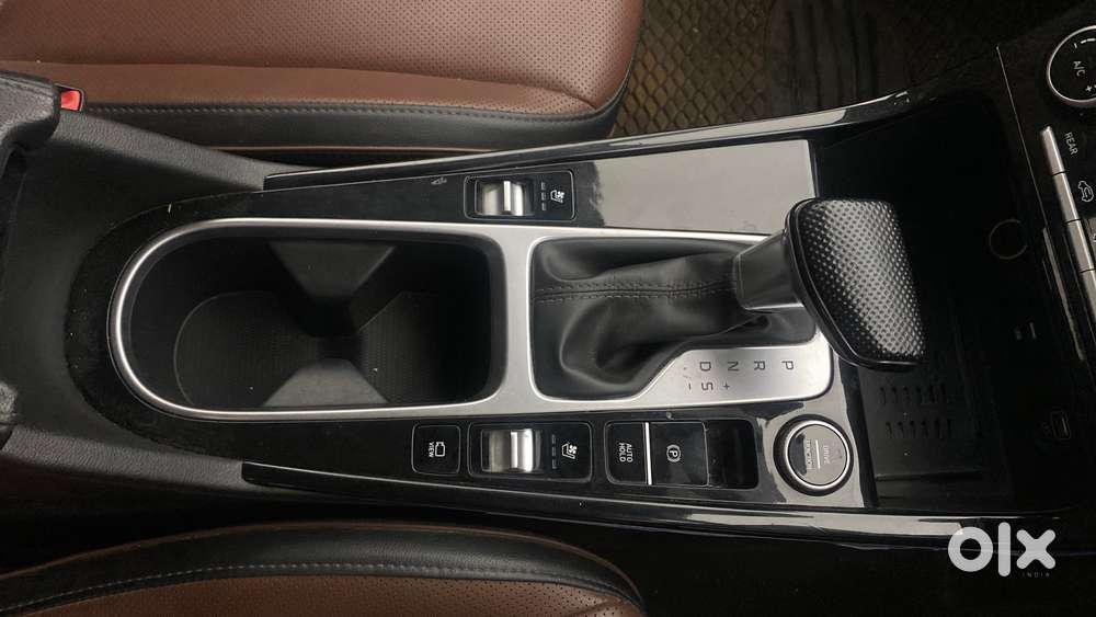 Hyundai Alcazar Signature (o) 6 Str 1.5 Petrol Dct, 2023, Petrol
