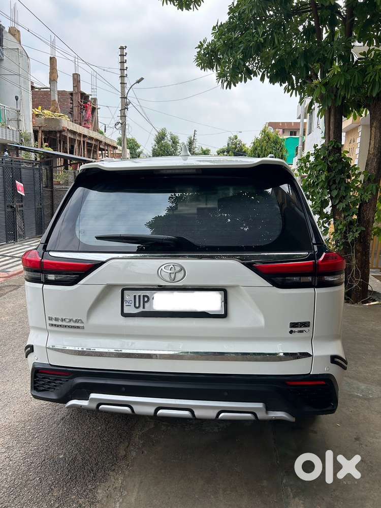 Toyota Innova Hycross Hybrid 2025