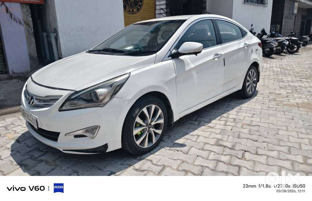 Hyundai Verna Fluidic 1.6 Vtvt Sx, 2015, Petrol