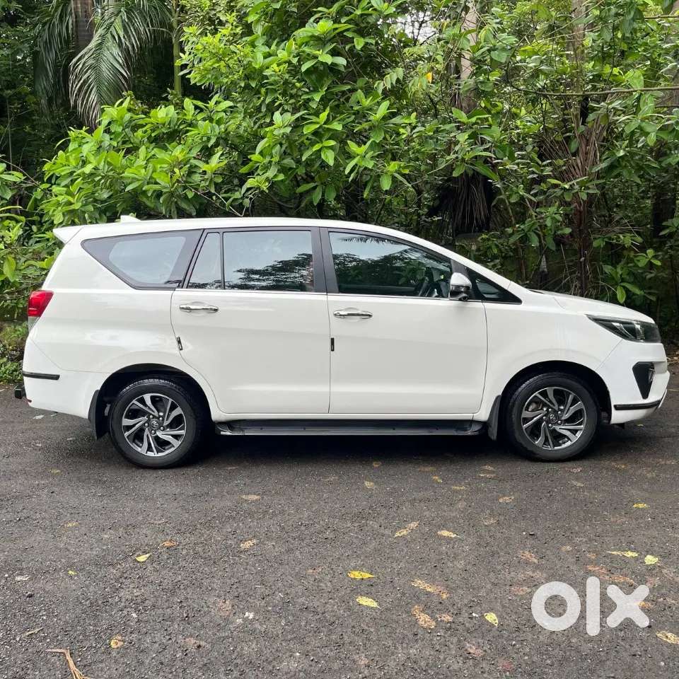 Toyota Innova Crysta [ ] 2.4 Gx At 7 Str, 2021, Diesel