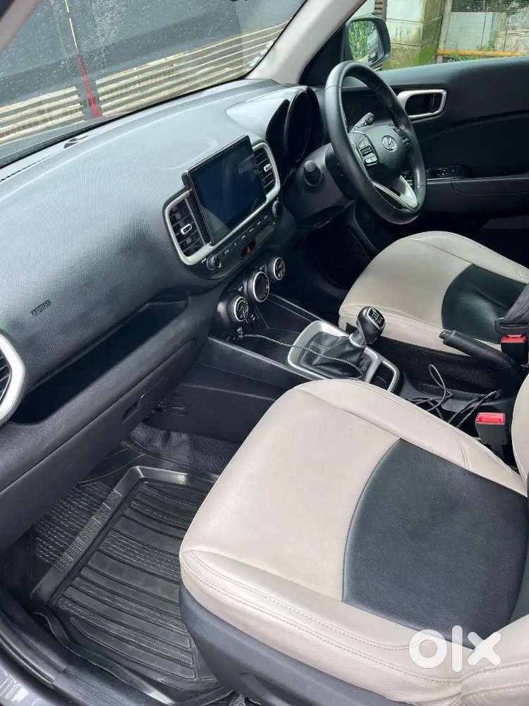 Venue Sx Turbo With Sunroof 2020 December Model