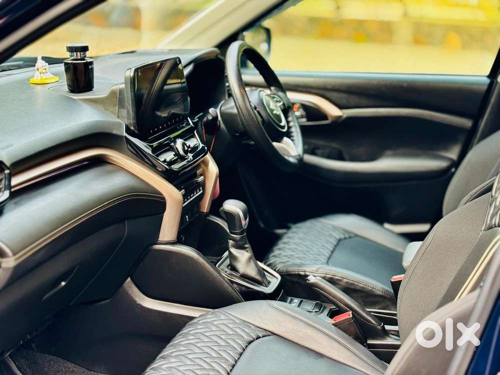 Maruti Suzuki Grand Vitara 1.5 Zeta Plus Intelligent Hybrid Ecvt, 20..