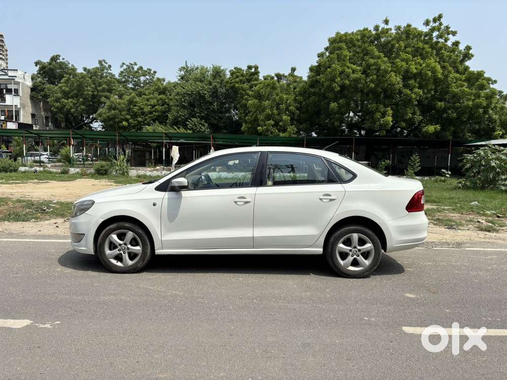 Skoda Rapid Elegance Mpi, 2014, Petrol