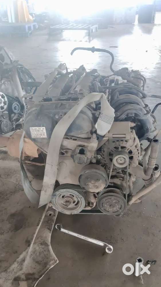 फोर्ड स्पेयर इंजन पेट्रोल में बेचना है पूरा सेट है ईसीएस के साथ