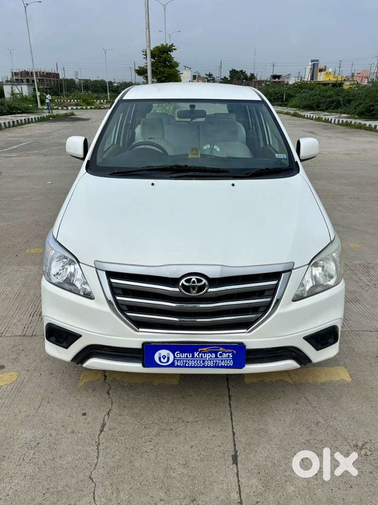 Toyota Innova 2.5 G (diesel) 8 Seater Bs Iv, 2015, Diesel