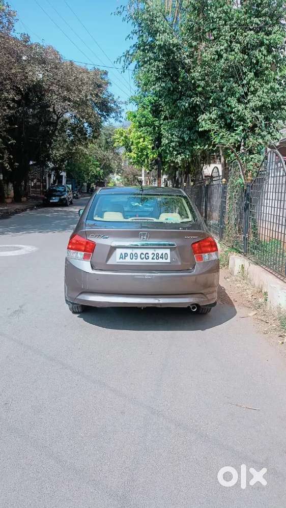 Honda City Zx 2011 Petrol Well Maintained