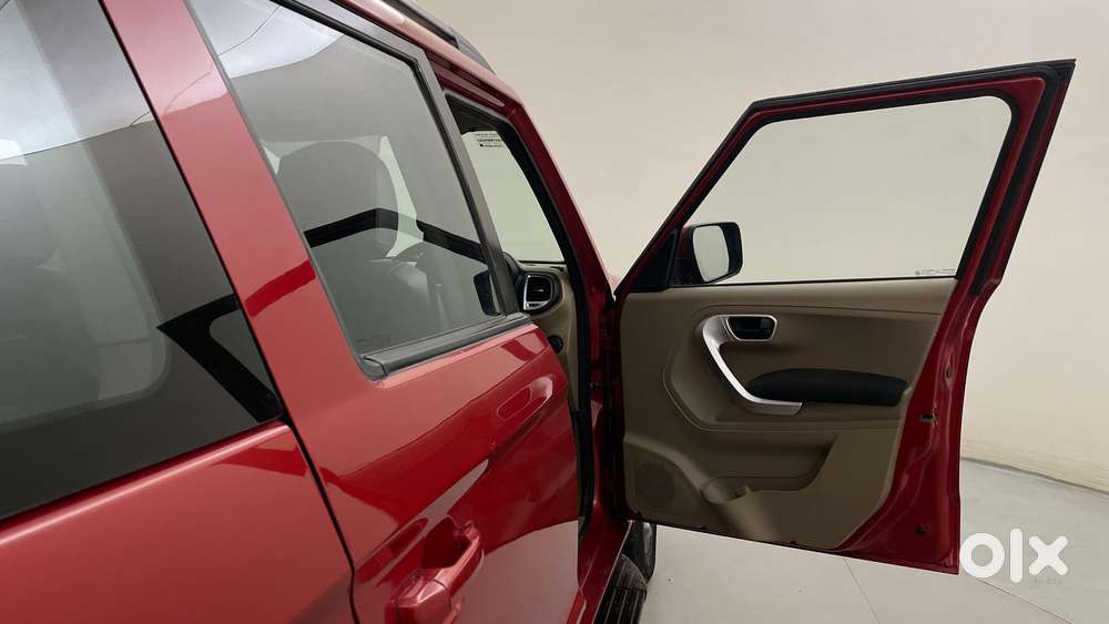 Mahindra Tuv 300 T10, 2017, Diesel