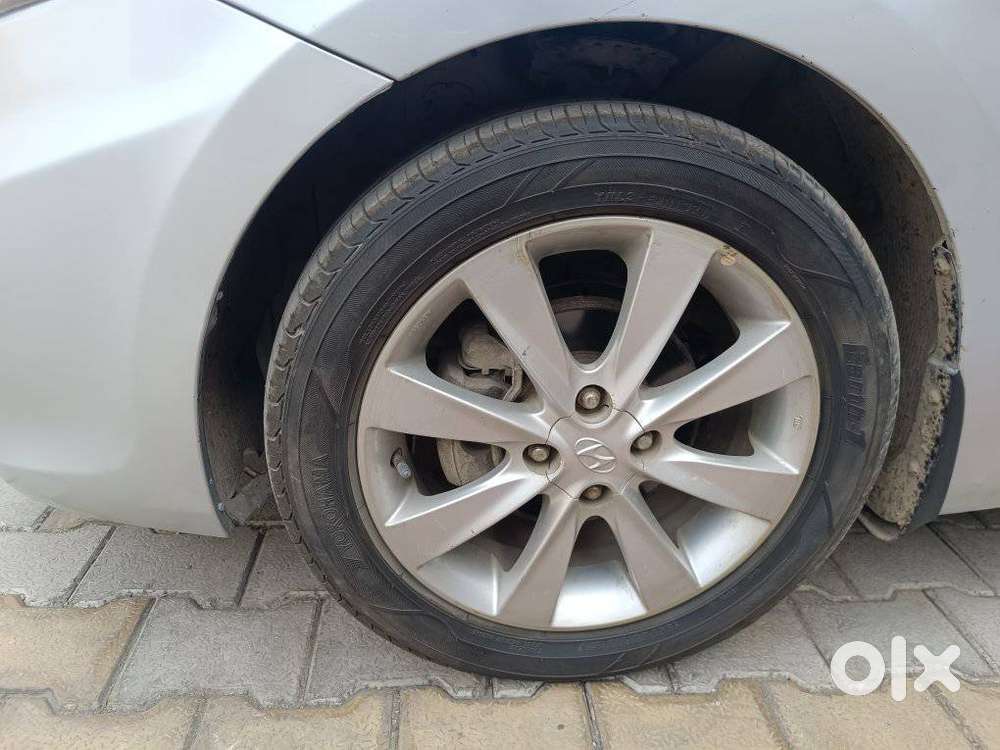 Hyundai Verna 1.6 Sx (o) Vtvt At, 2013, Petrol