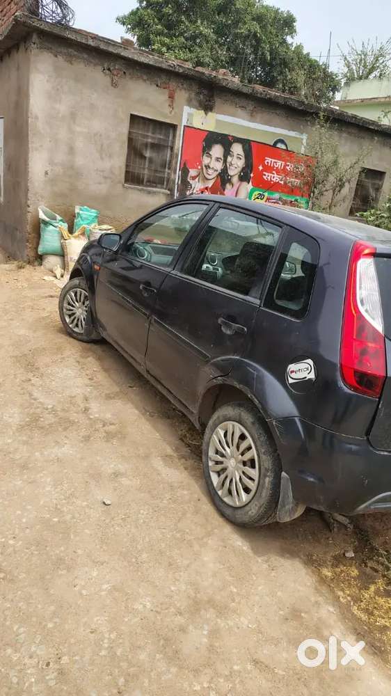 Ford, Figo 2011 Petrol