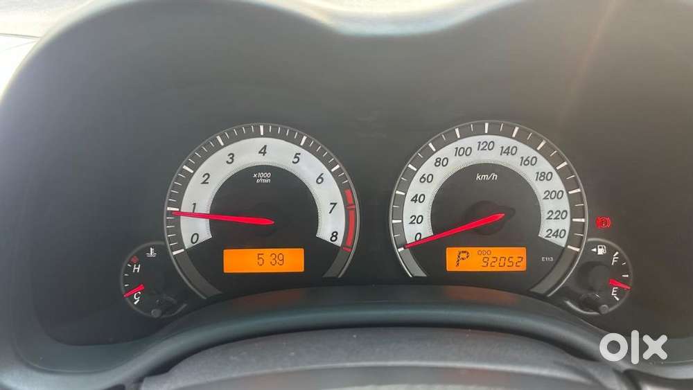 Toyota Corolla Altis 1.8 J, 2012