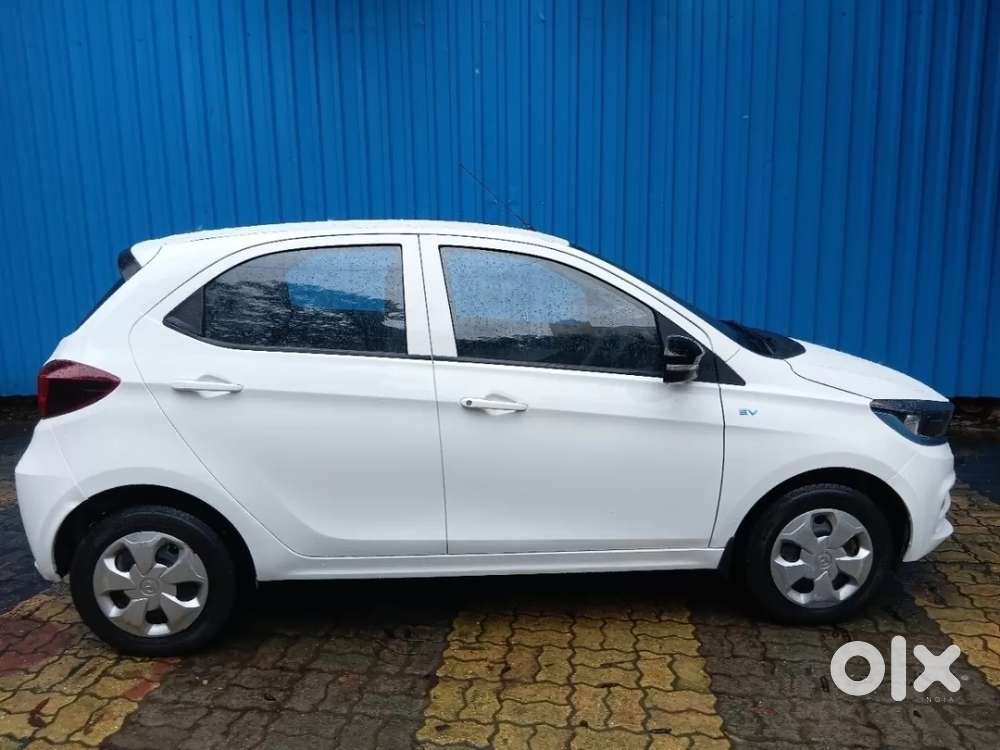 Tata Tiago EV XT MR, 2023, Electric - Photo 3