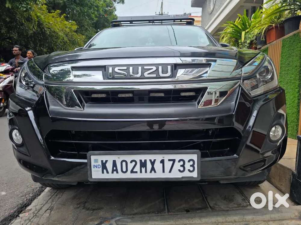 2022 Isuzu V-cross 2wd At Z  37,750 Km  Auto Diesel  Insurance 2026