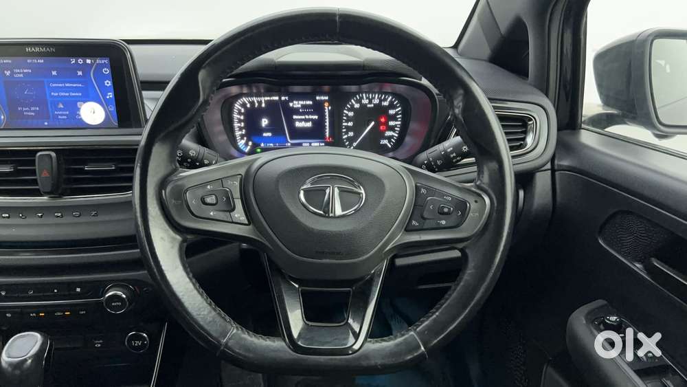 Tata Altroz 1.2 Xza Plus Dark Edition Dct, 2022, Petrol