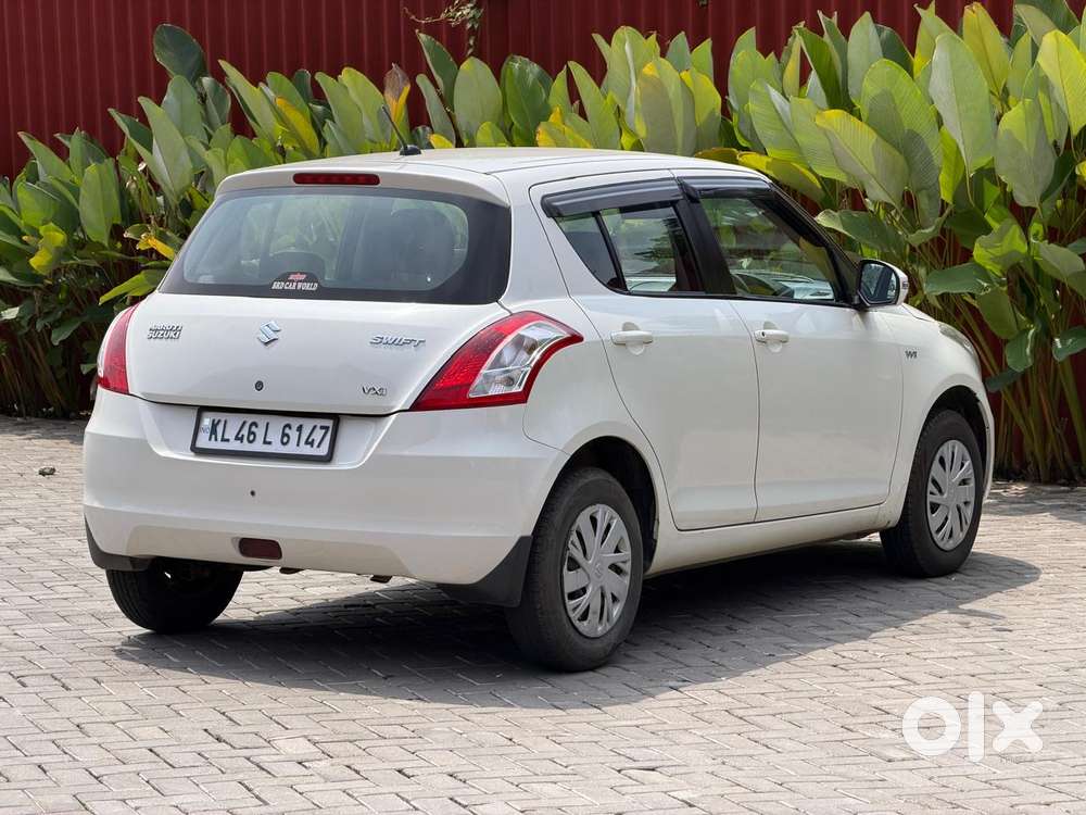 Maruti Suzuki Swift Vxi With Abs, 2015, Petrol