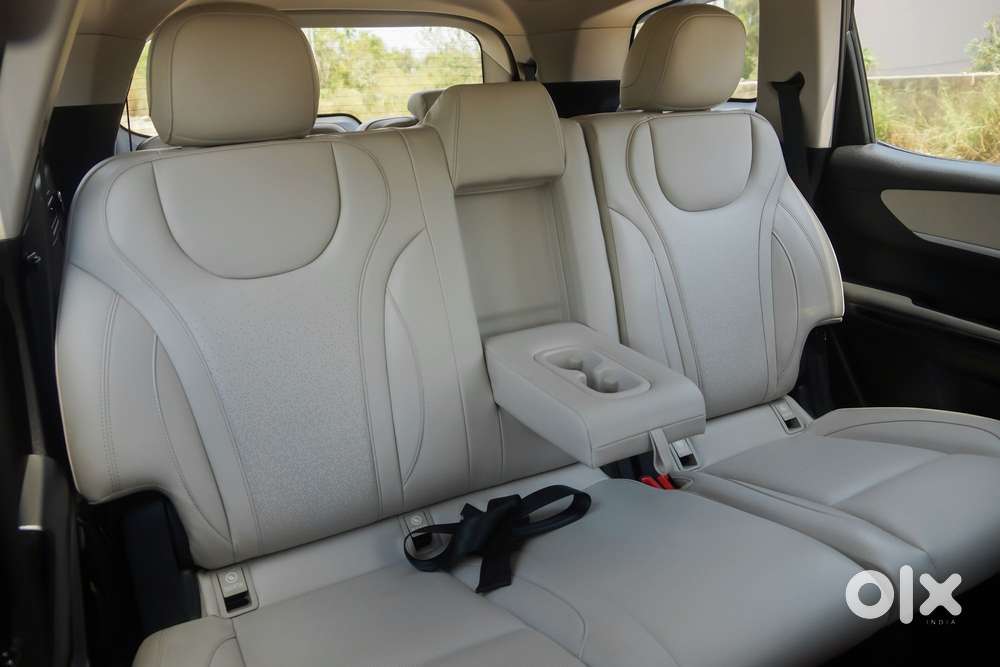 Mahindra Xuv700 2.0 Ax 7 Petrol At Luxury Pack Str, 2024, Petrol