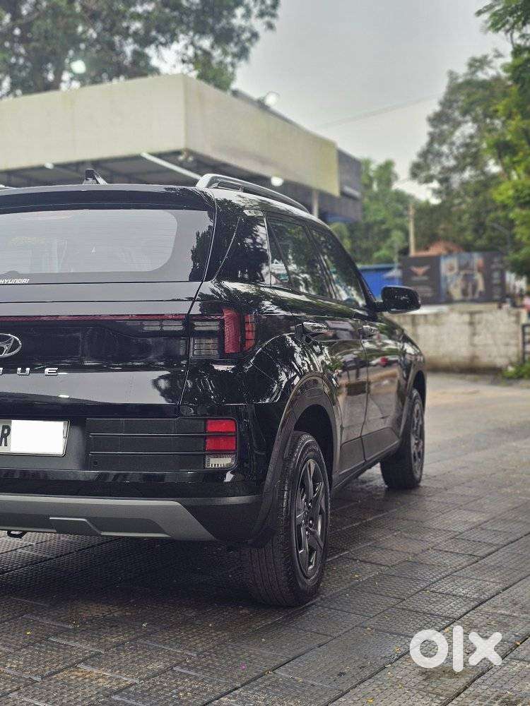 Hyundai Venue 1.2 S (o), 2024, Petrol