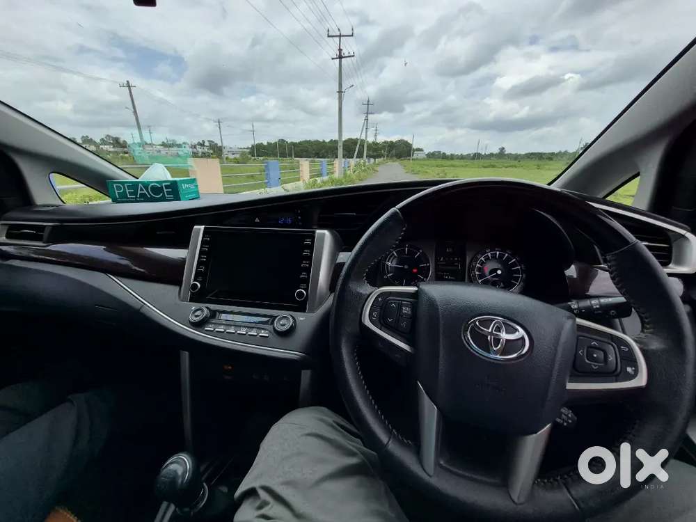 Toyota Innova Crysta 2.4v 2024