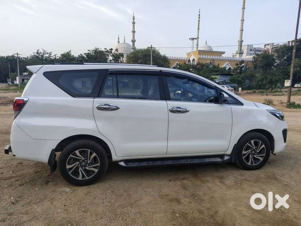 Toyota Innova Crysta [2020-ongoing] 2.4 Vx 8 Str, 2022, Diesel