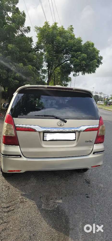 Toyota Innova 2015