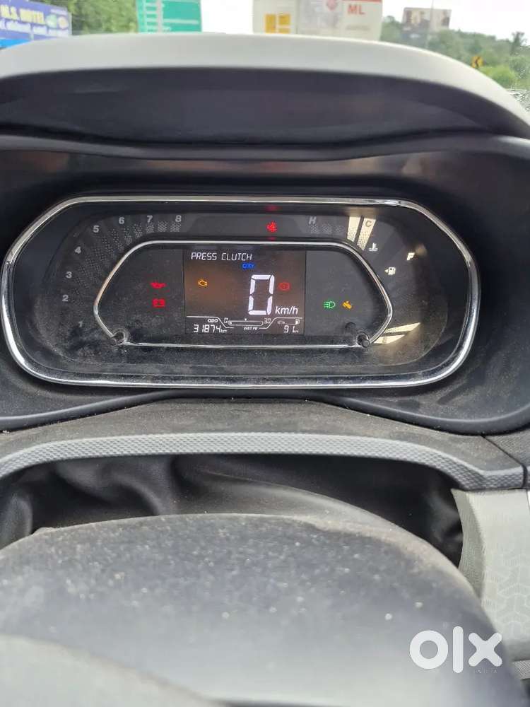 Tata Nexon 2023 Petrol Well Maintained. Car