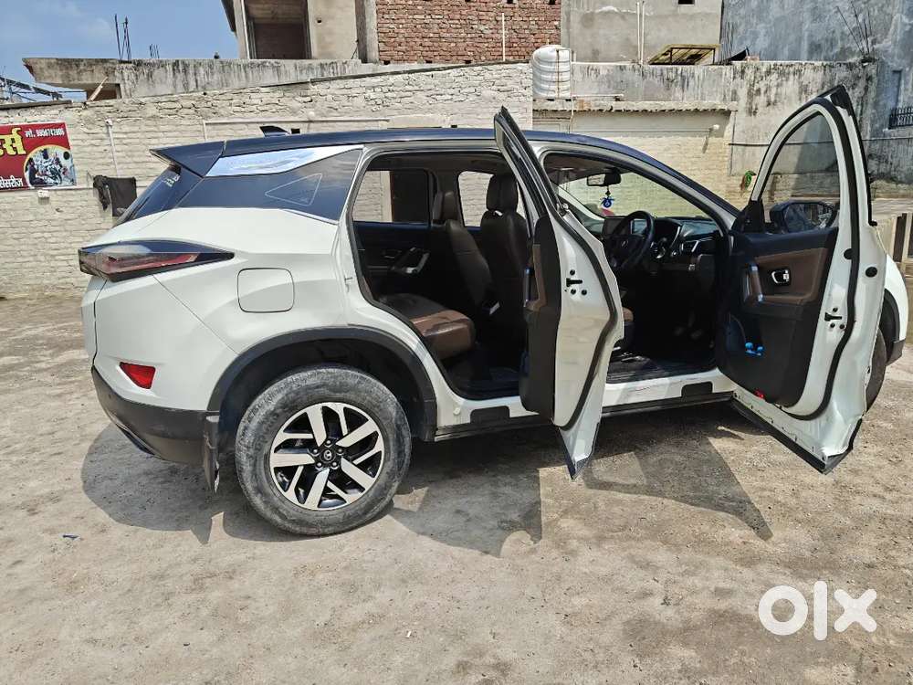 Tata Harrier Top Variant Dual Tone 2021 Diesel Well Maintained