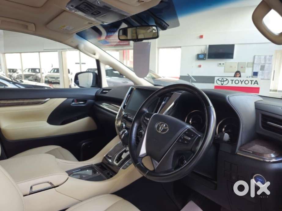 Toyota Vellfire Vip – Executive Lounge, 2022, Petrol