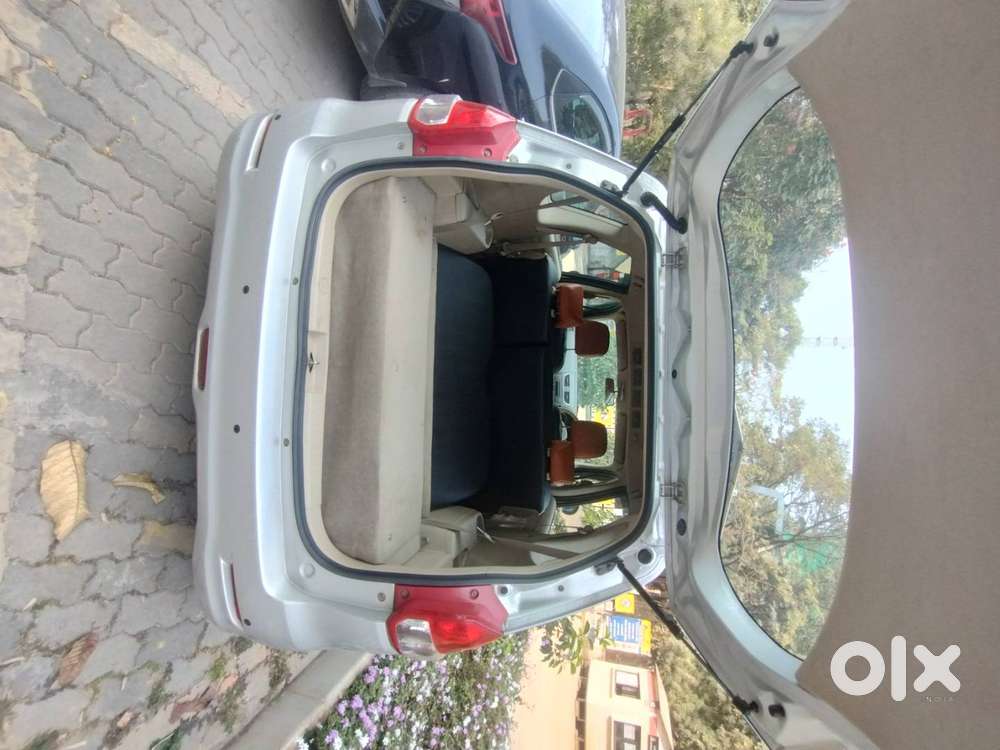 Maruti Ertiga Cng Petrol 7 Seater