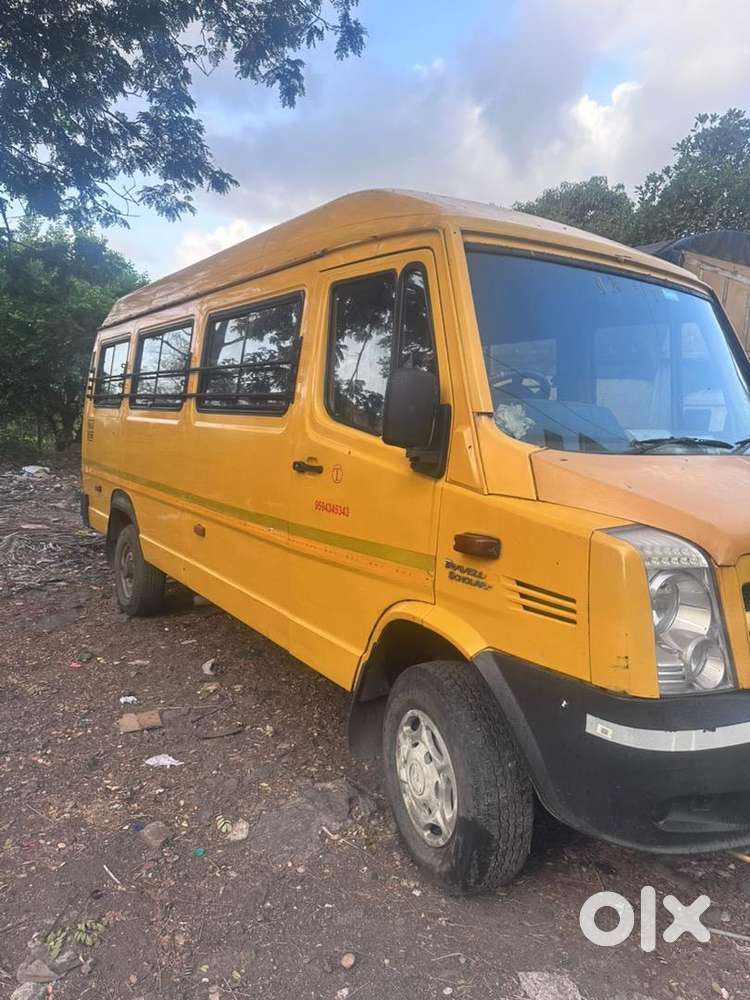 Force Traveller 17 Seater