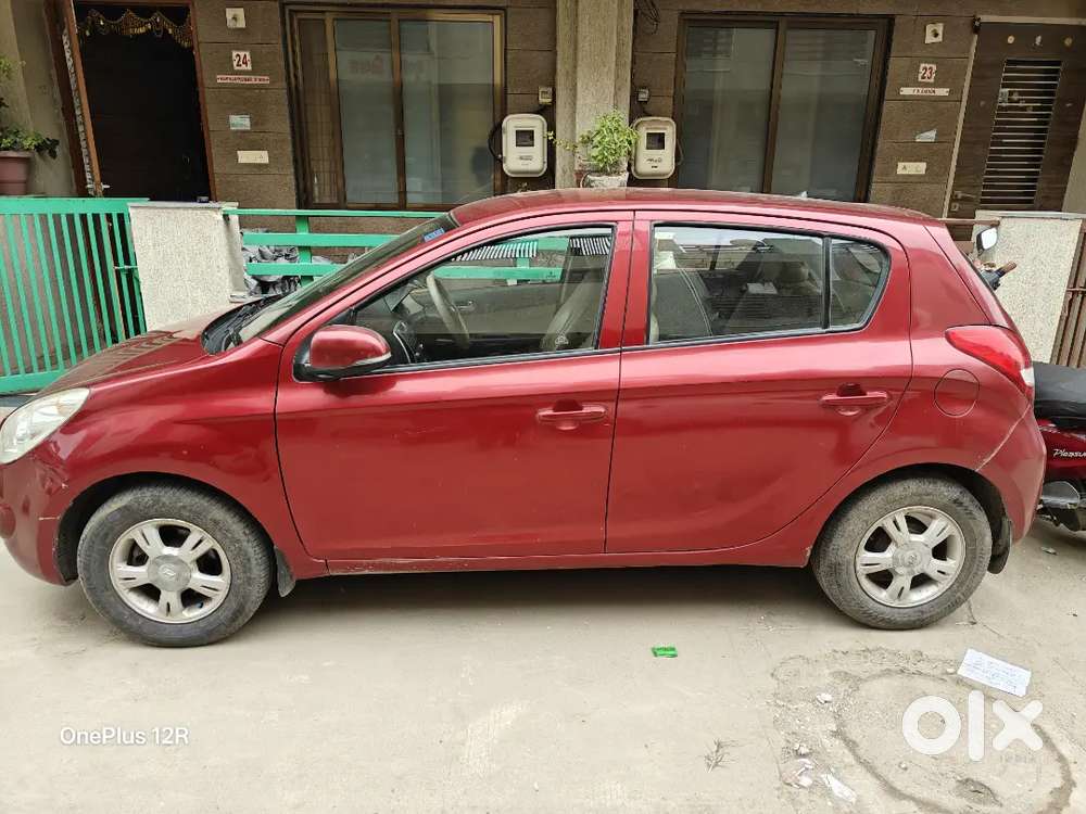 Hyundai I20 Asta Petrol + Cng 2011