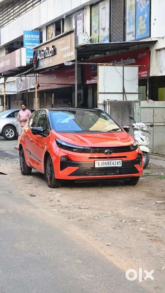 Tata Altroz 2025 Cng & Hybrids 4000 Km Driven