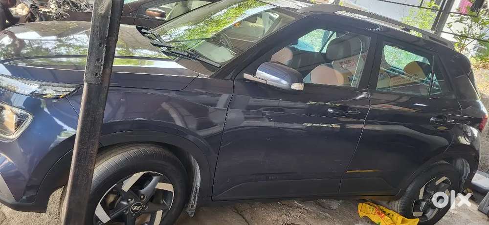 Hyundai Venue 2019 Diesel 119000 Km Driven Only Genuine Buyers,