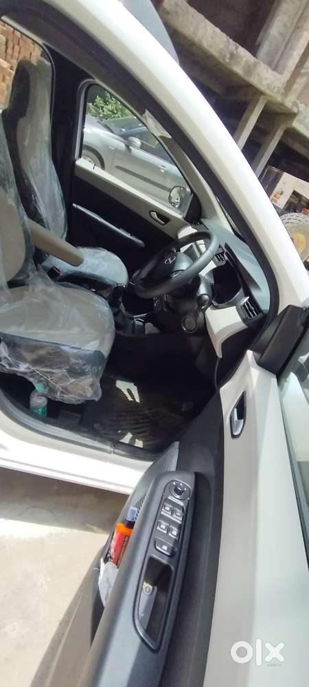 Nissan Gravite, 2026, Petrol