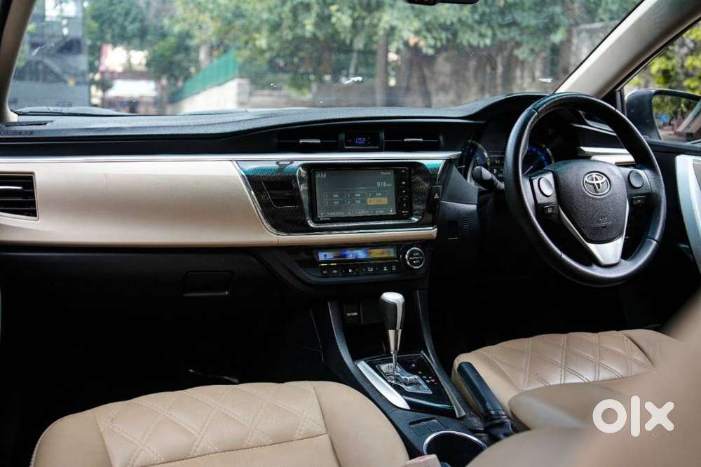 Toyota Corolla Altis G At, 2015, Petrol