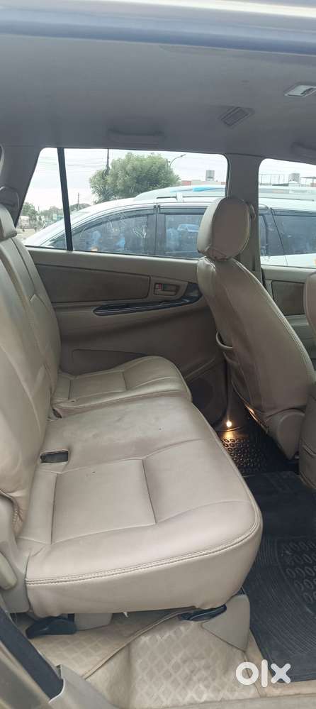 Toyota Innova 2.5 G (diesel) 8 Seater, 2009, Diesel