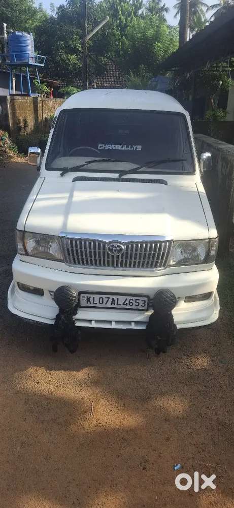 Toyota Qualis 2003
