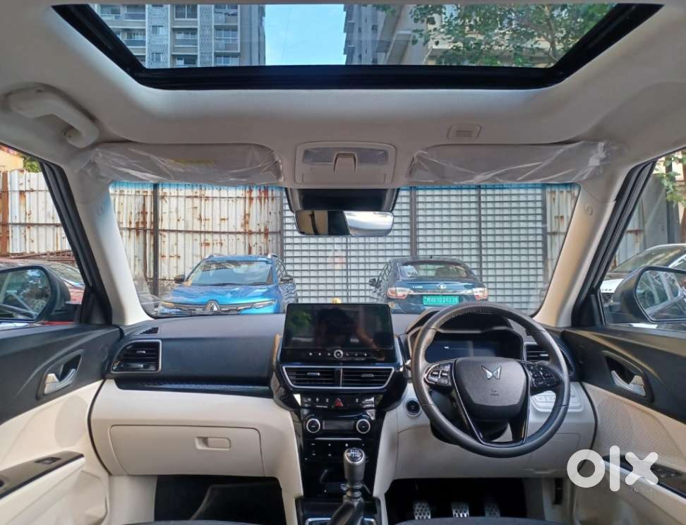Mahindra Xuv 3xo Ax5l Pg Mt, 2024, Petrol