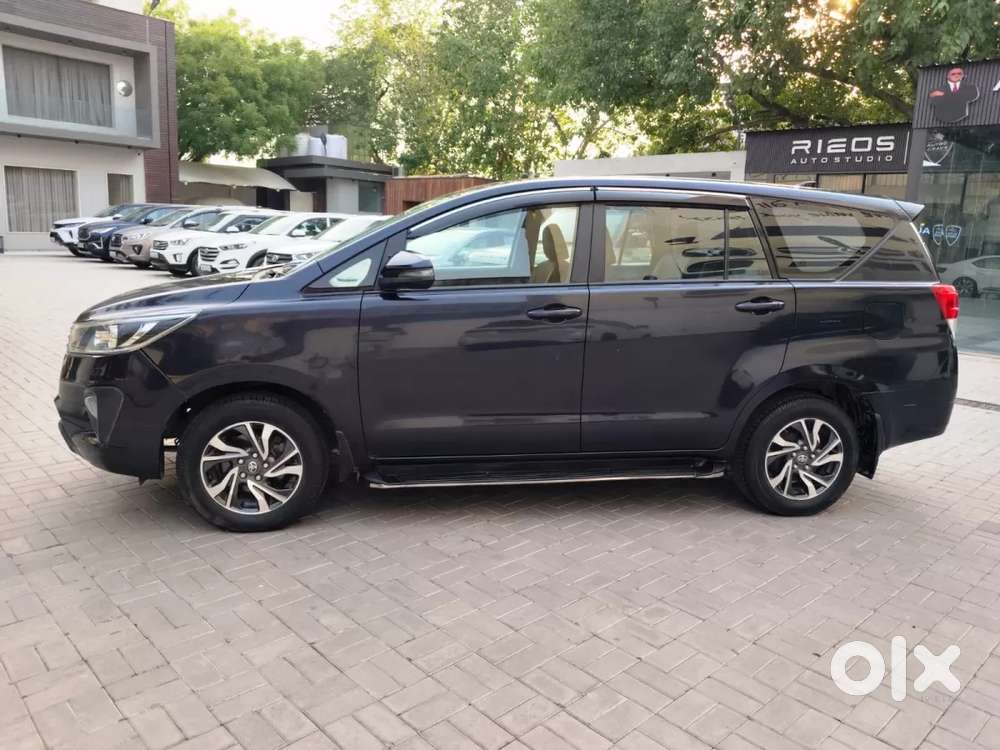 Toyota Innova Crysta [2020-ongoing] 2.7 Gx At 7 Str, 2022, Petrol