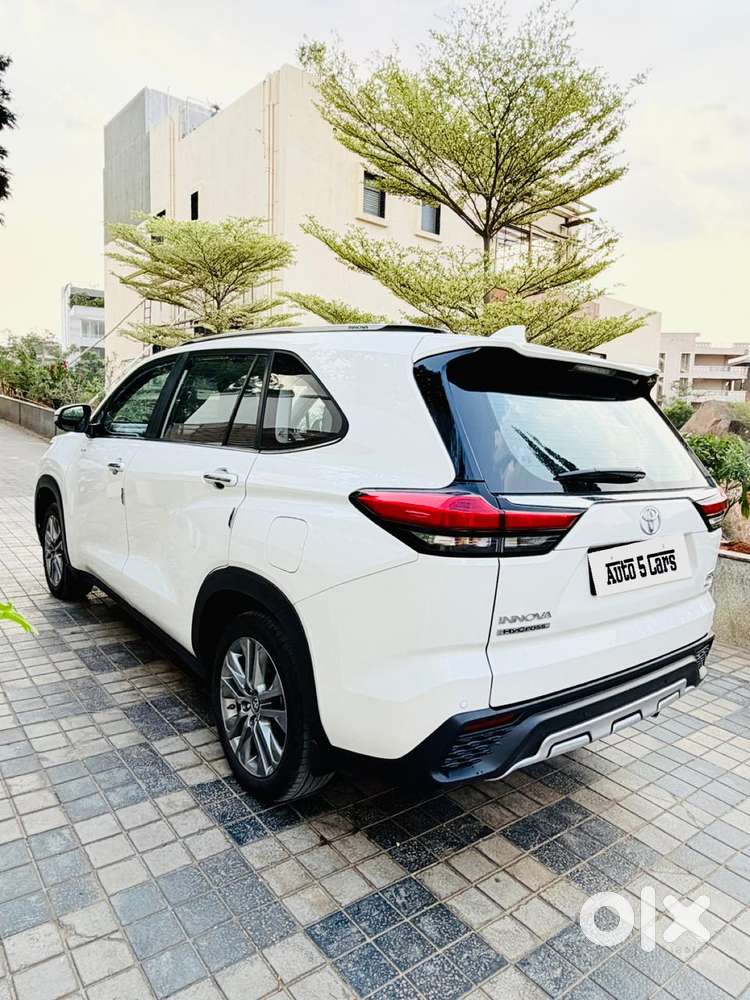 Toyota Innova Hycross 2.0 Zx Hybrid 7 Str, 2025, Petrol
