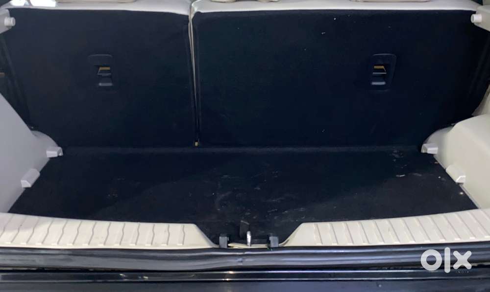 Mahindra Xuv300 W8 Option, 2021, Petrol