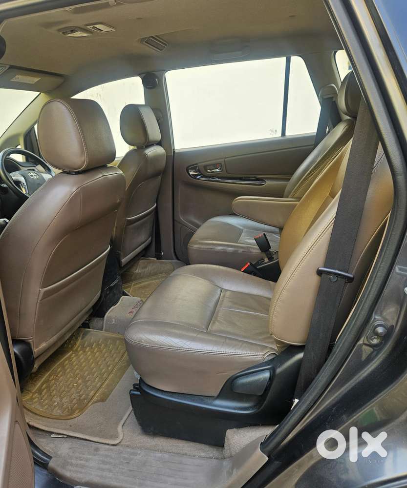 Toyota Innova 2.5 Zx 7 Str Bs-iv, 2015, Diesel