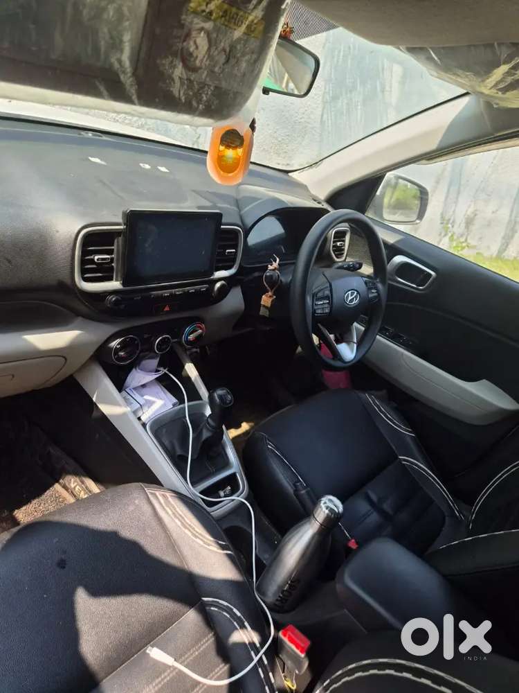 Hyundai Venue 2023 Petrol 46026 Km Driven